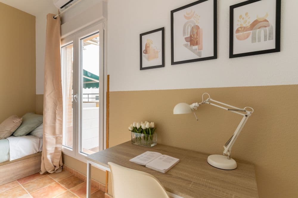 Private room in Madrid photo 3