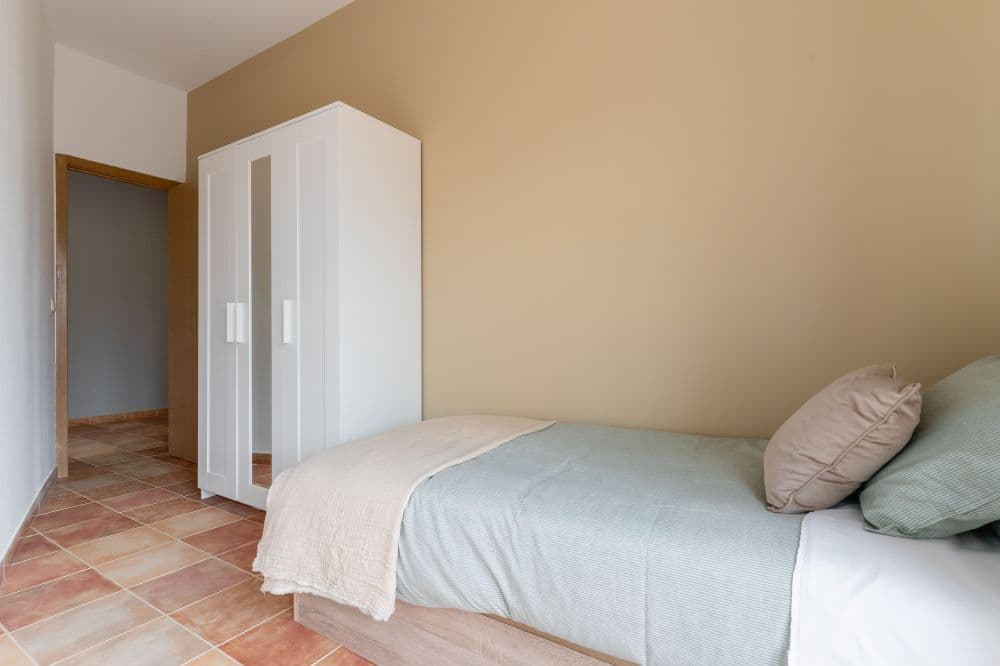 Private room in Madrid photo 4
