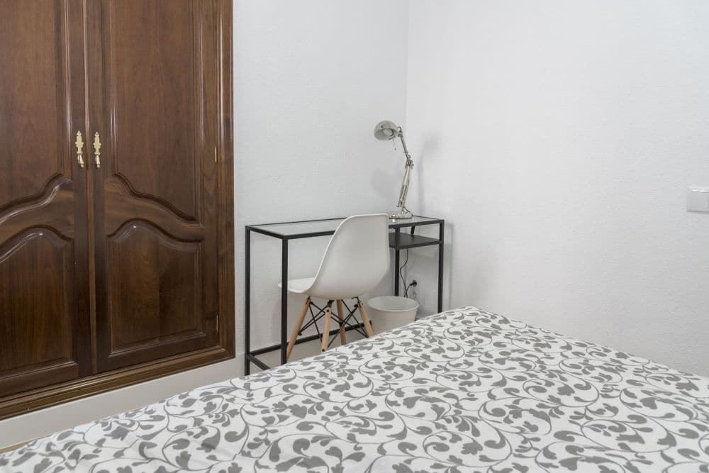 Private room in Madrid photo 3