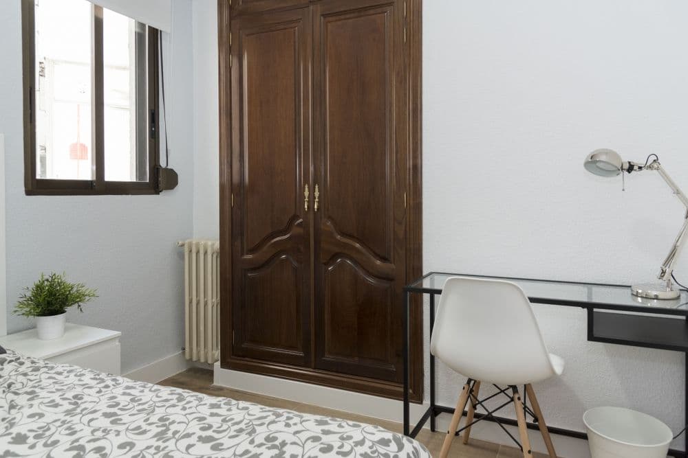 Private room in Madrid photo 4