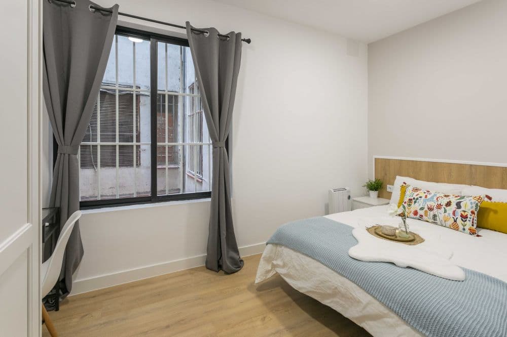 Private room in Madrid photo 3
