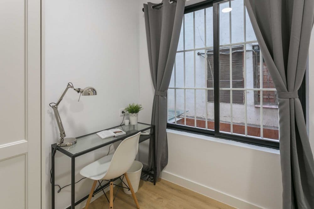 Private room in Madrid photo 4