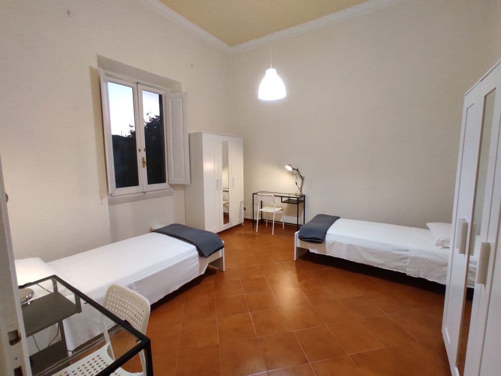 Shared room in Florence