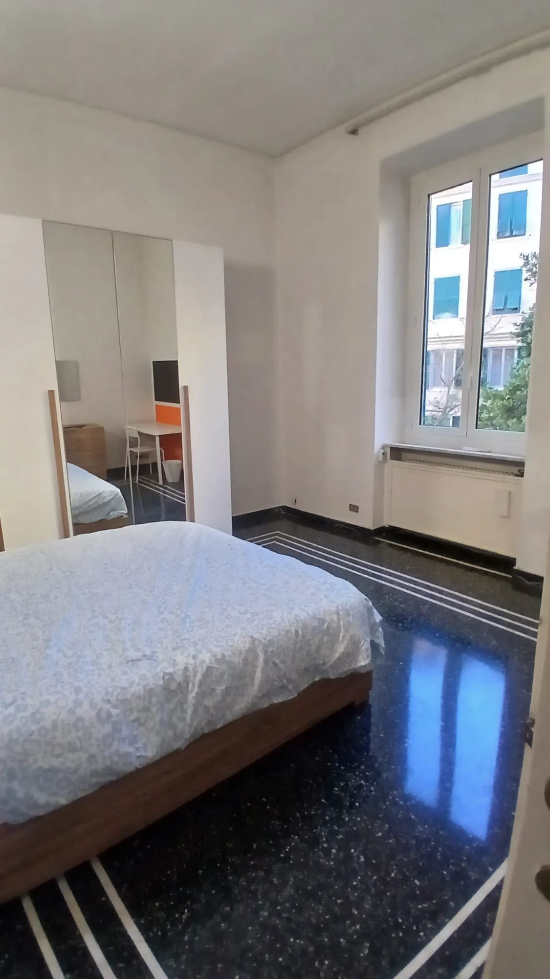 Stanza privata a Genoa