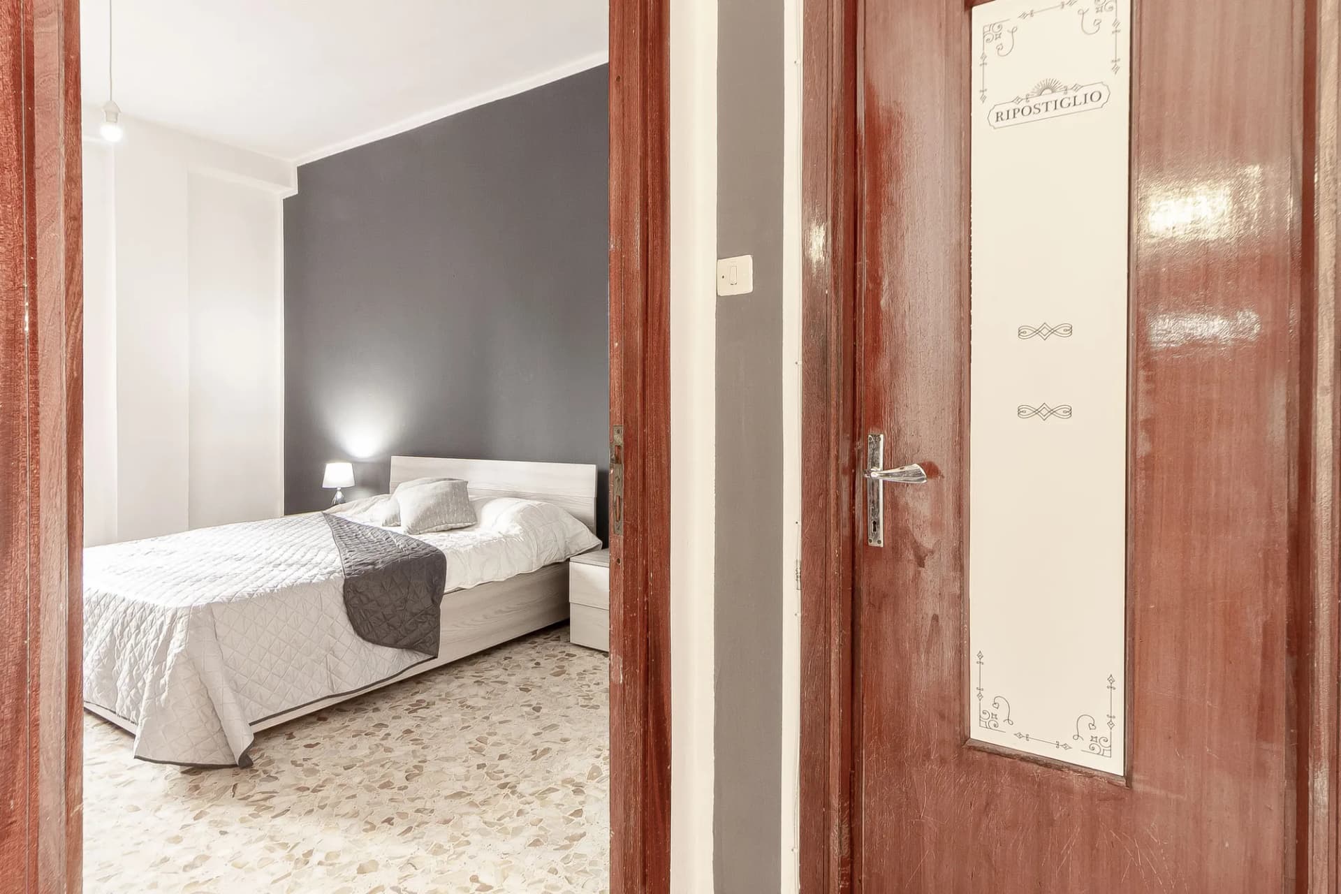Room 32